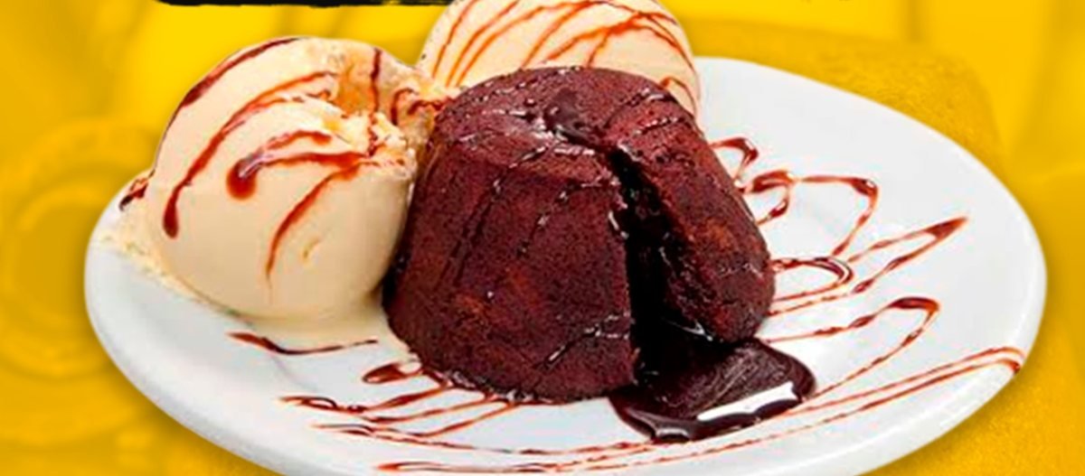 Petit gateau com sorvete
